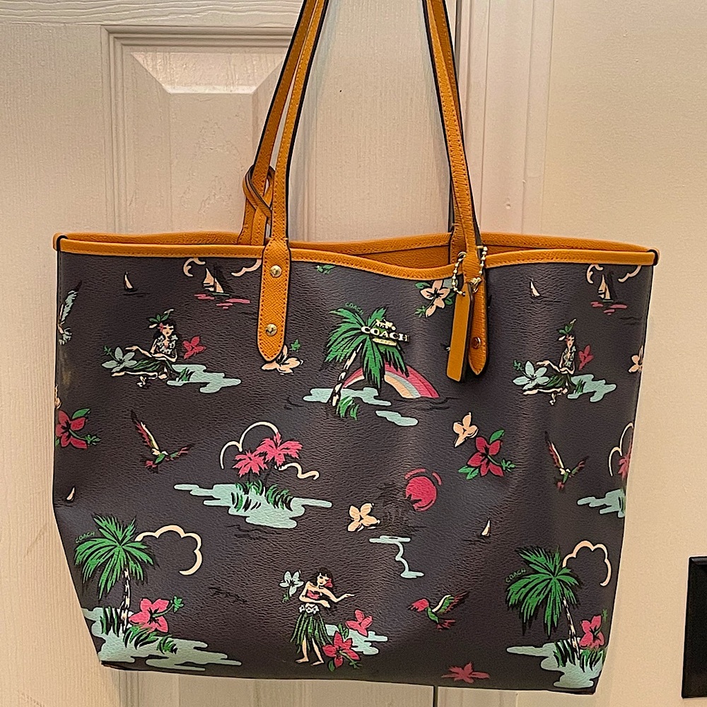 COACH Reversible City Tote Hawaiian Print
